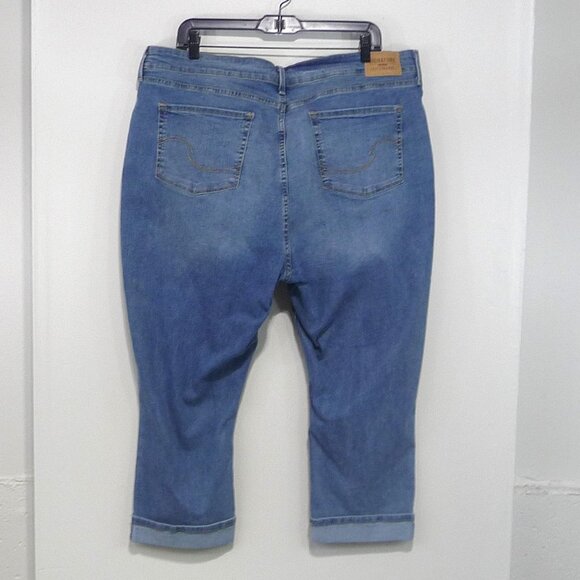 Levi's Signature Mid-rise Capri SIZE 22 STRETCH - Picture 7 of 8